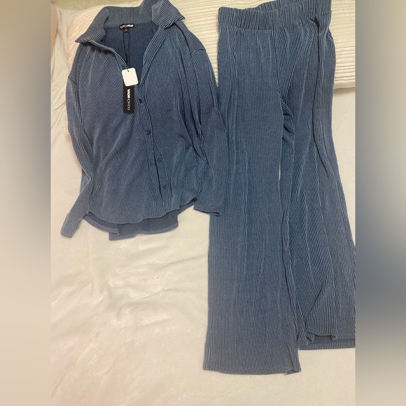 Two Piece Wide Leg Pant Set - Picture 3 of 3